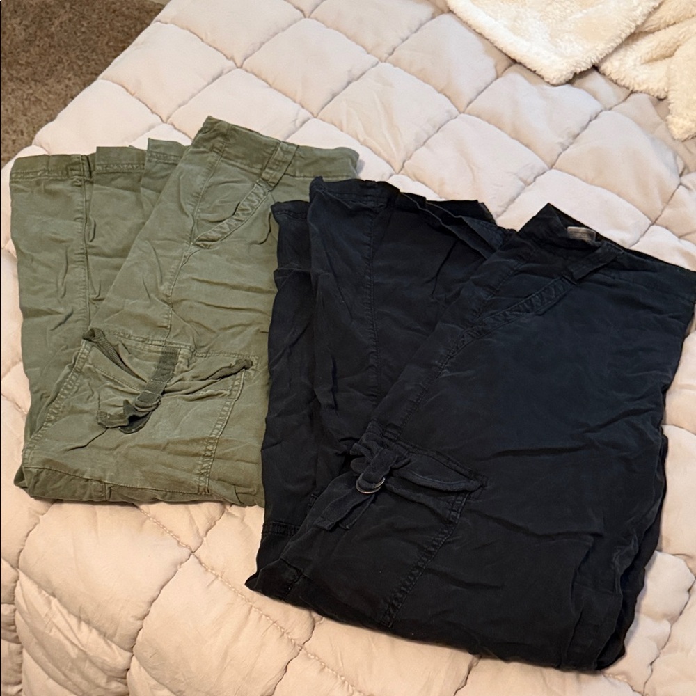 American Eagle Cargo-style Wide Leg Pant